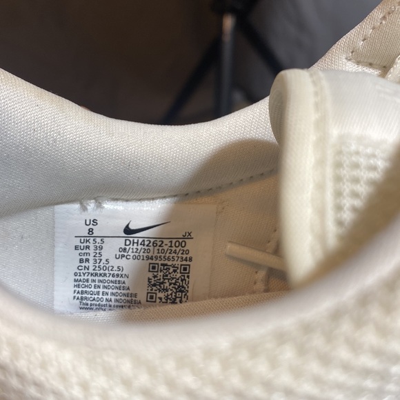 Wmns Nike Day Break Sail Snakeskin Sneakers - Picture 15 of 15